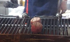 静岡県さわやか　備長炭で丁寧に厨房で焼くハンバーグ